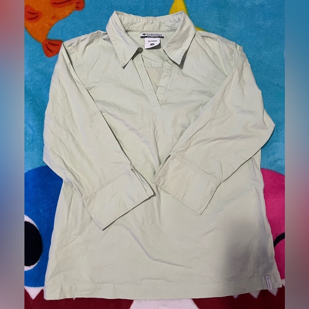 Columbia Collared Shirt with Side Zip Pocket M​​